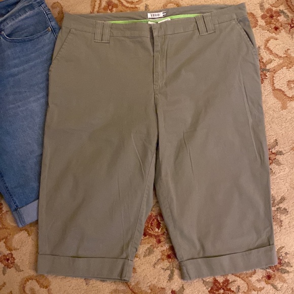 Two Pairs of Stretch Long Shorts SZ 16 Denim DG2 Izod Khaki - Picture 2 of 6